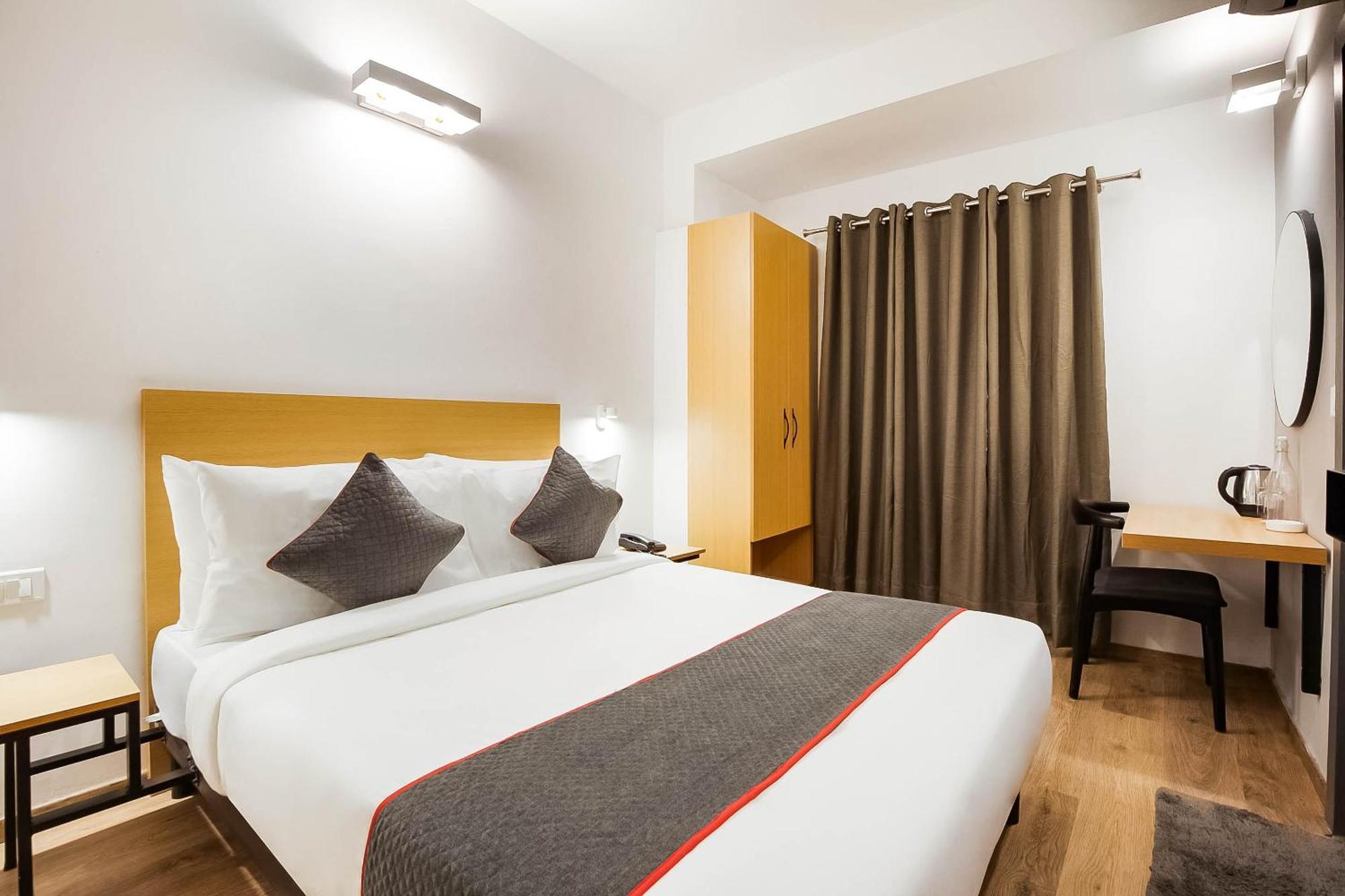 Super Townhouse Lords Inn Regency Mānglia Exteriér fotografie